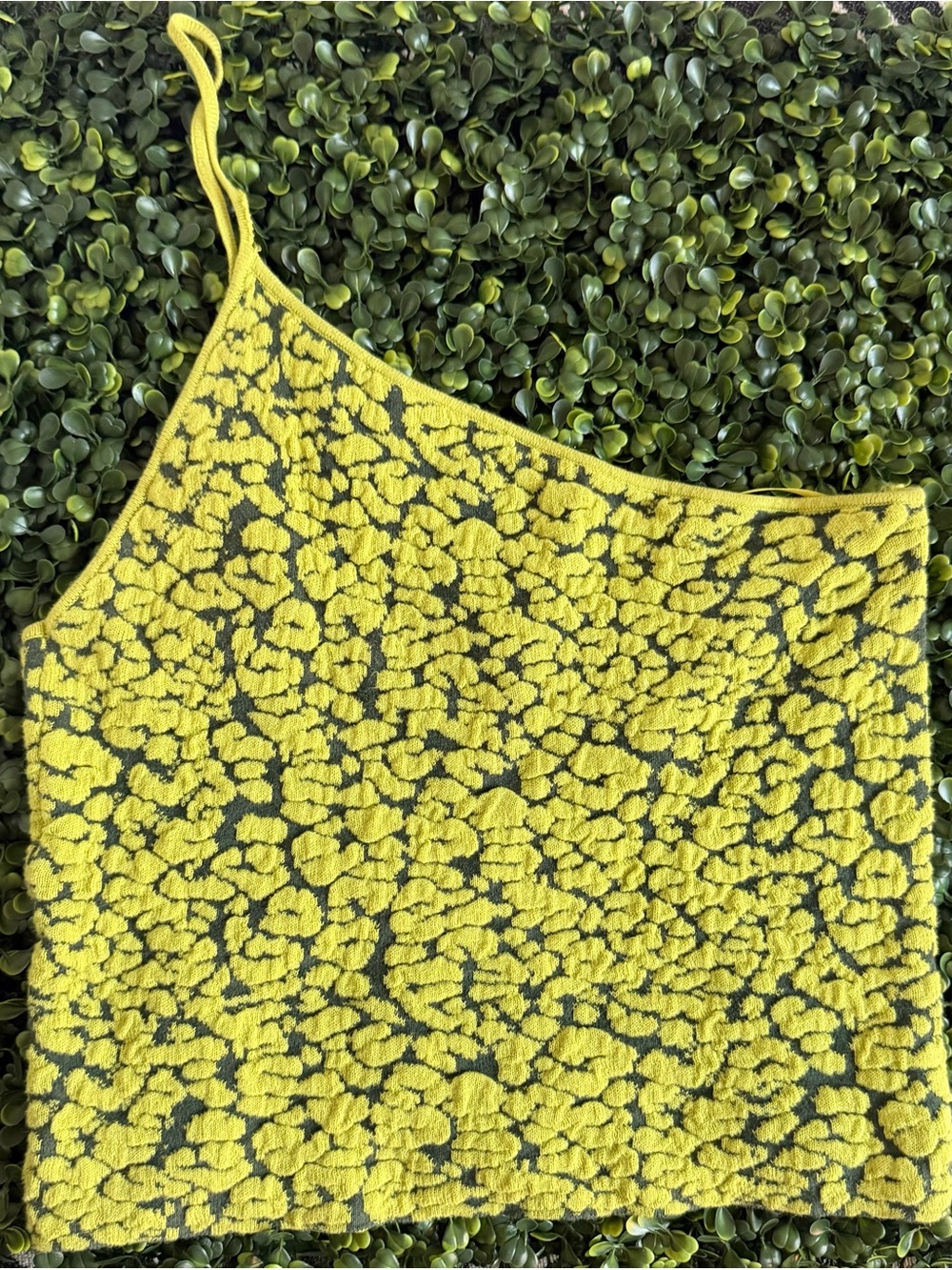 Urban Outfitters Gia Patterned One Shoulder Cropped Cami Dark Green/Yellow